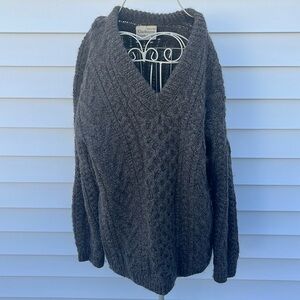 Gaeltarra V-neck fisherman sweater made up 100% pure new wool size 42